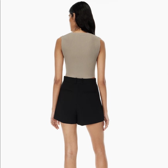 Aritzia Babaton - Sculpt Knit Muscle Cropped Tank - Fluent Taupe - Small - Picture 12 of 14